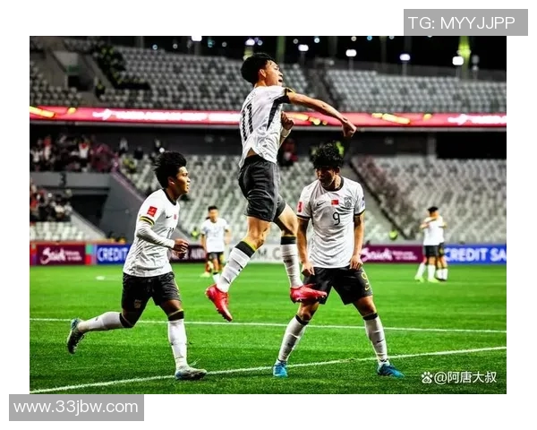 切洛与巴伊亚的精彩对决展现足球魅力与战术智慧的较量