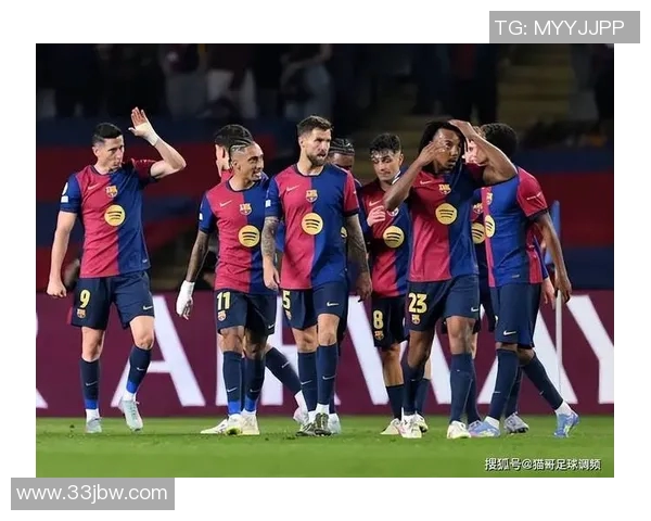 莱万领衔球队新征程展现足球魅力与激情的完美结合